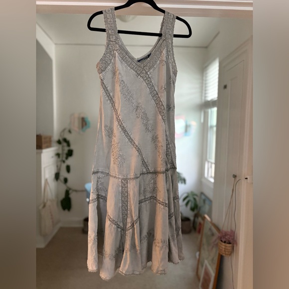 Coline Embroidered Boho Midi Sleeveless Dress - Picture 1 of 2